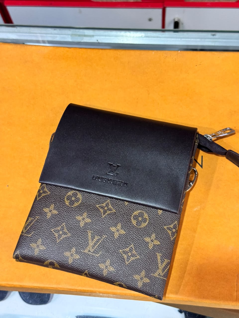 Louis Vuitton Classic Monogram Crossbody Messenger Bag – Brown & Black